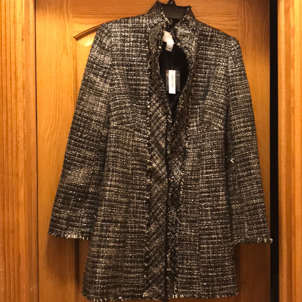 WhiteHouse black MKT discontinued-NWT ‘ ladies this definitely back in style!!